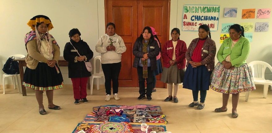 asesoramiento-laboral-movimiento-amhauta-ayuda-mujer